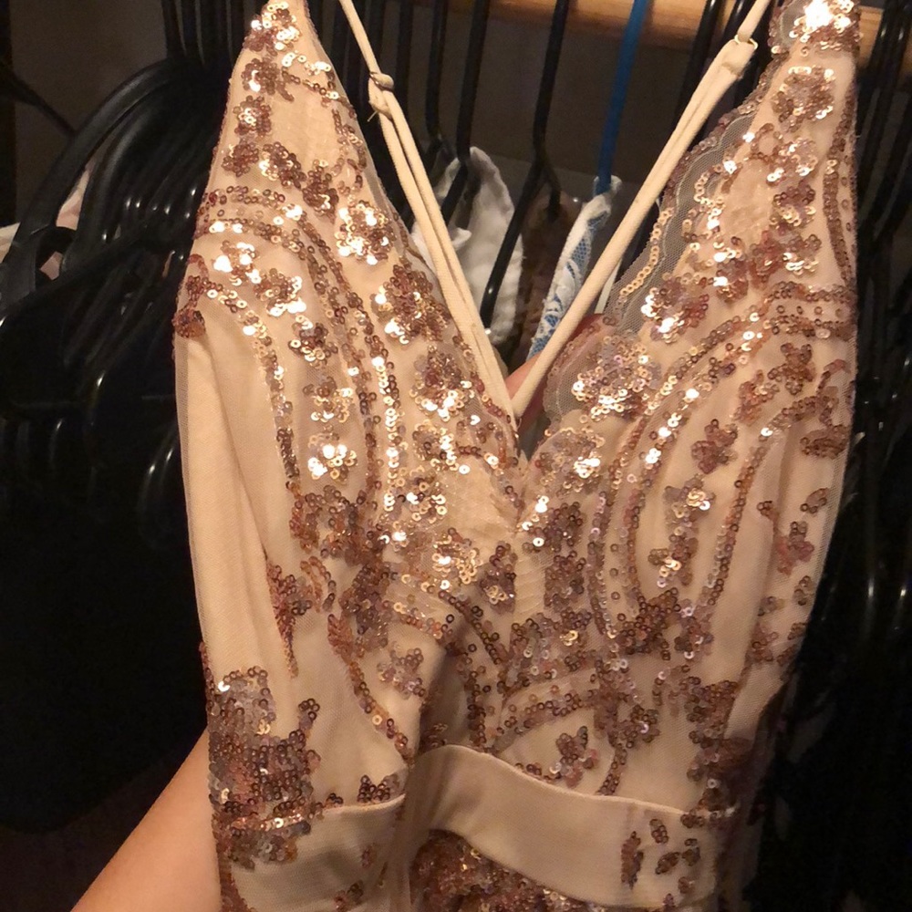 Golden goddess dress (fashion nova) - Picture 6 of 7